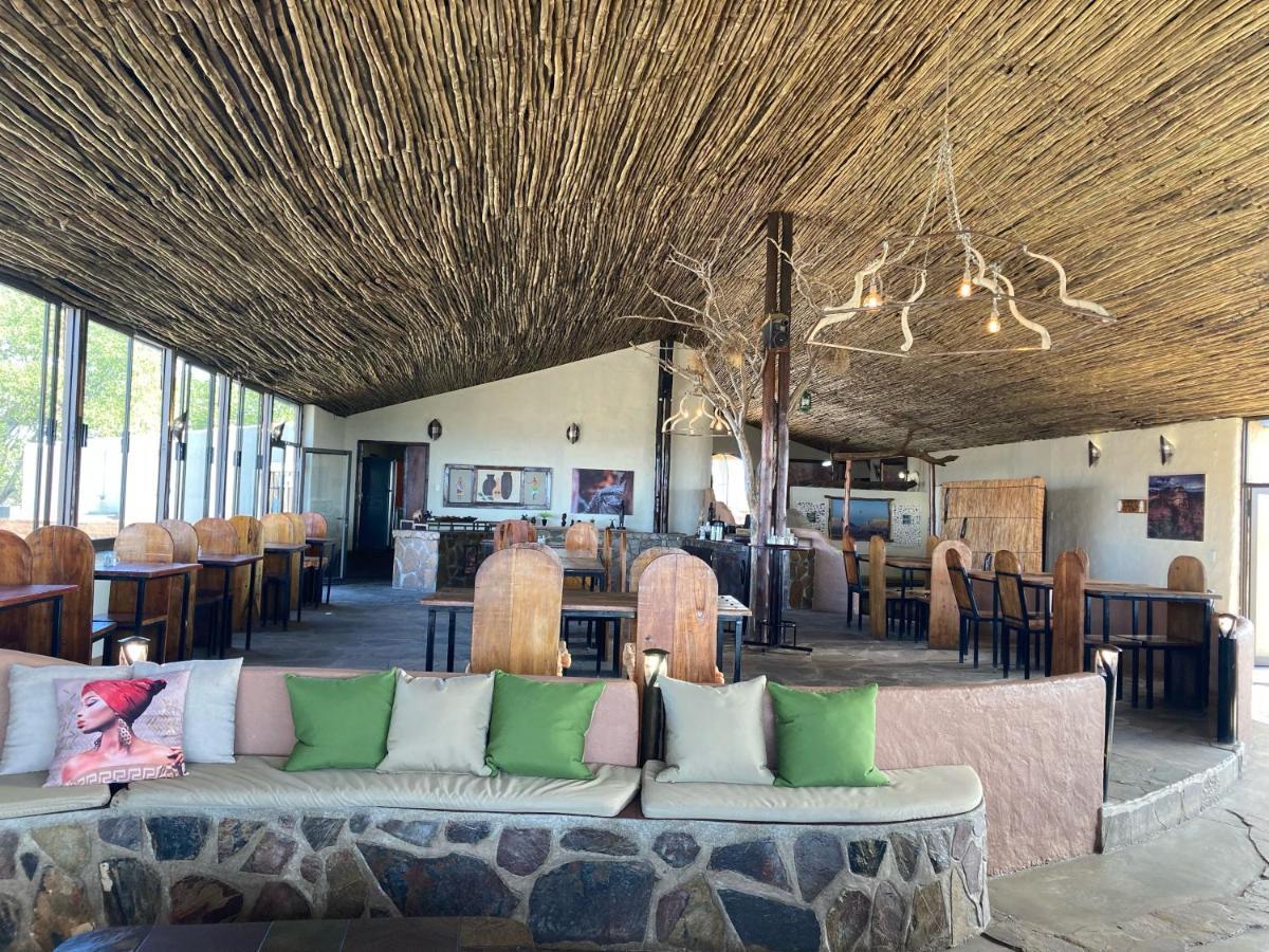 Ugab Terrace Lodge Vingerklip Buitenkant foto